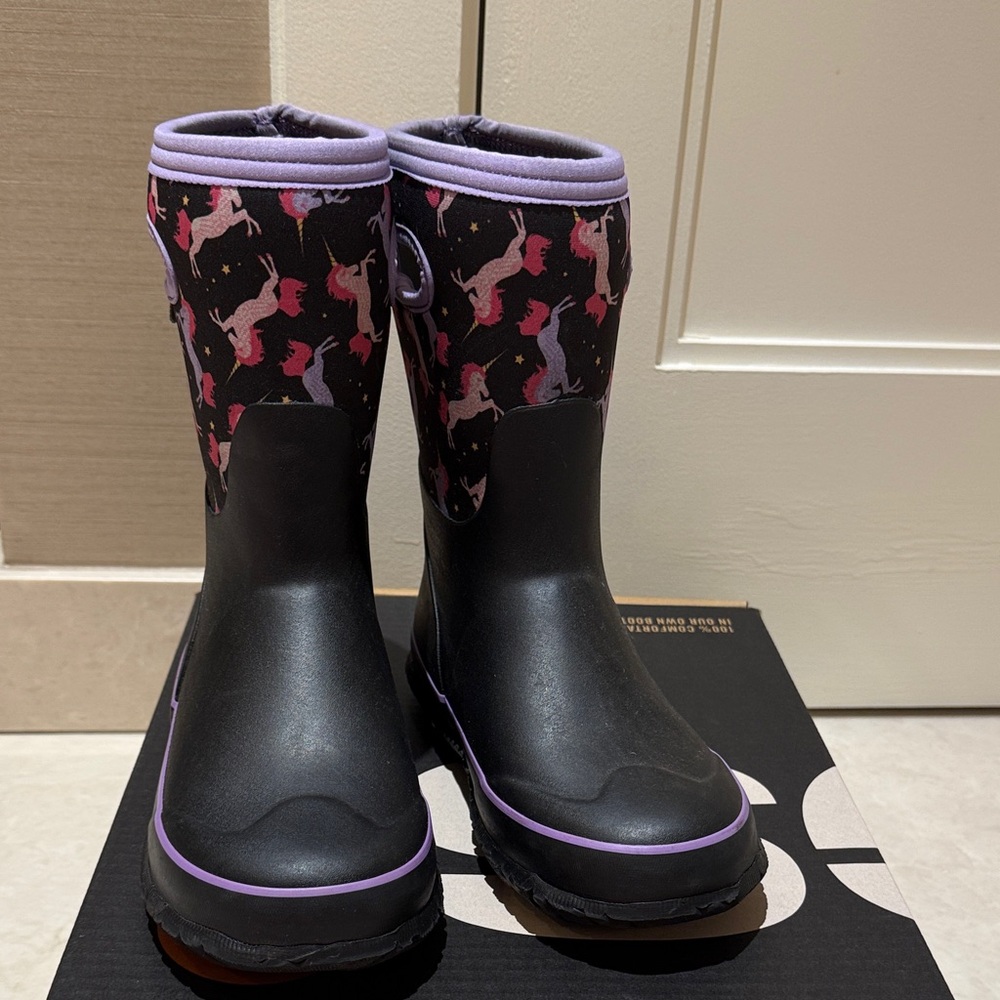 NIB (practically) Bogs Kids Unicorn Rain & Snow Boots - Black Multi